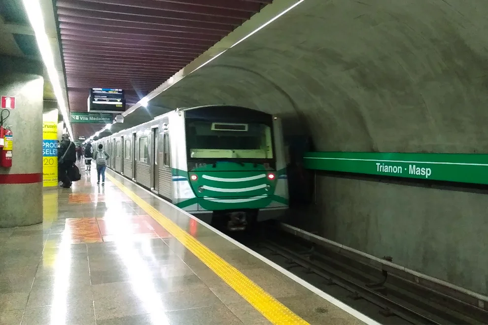 frotaj-linha2-metrosp-renatolobo-viatrolebus-990x660-1
